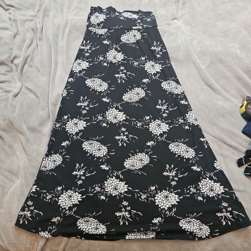 Loveepella Women's Maxi Skirt Floral Black White Small Elastic Waist Stretchy